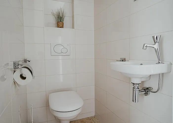 Apartment De Zeeparel By Interhome